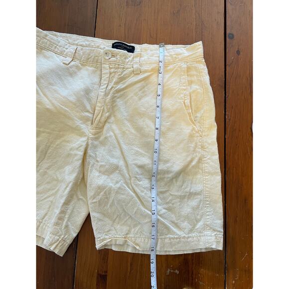 Banana Republic Emerson Women's Shorts, Linen/Cotton Blend Yellow, Size 32 - Picture 4 of 10